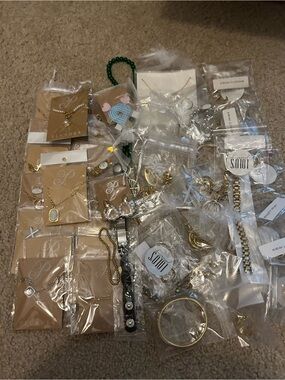 RESELLERS JEWELRY BUNDLE 60 PLUS PIECES ( Necklaces, earrings, rings, bracelets)